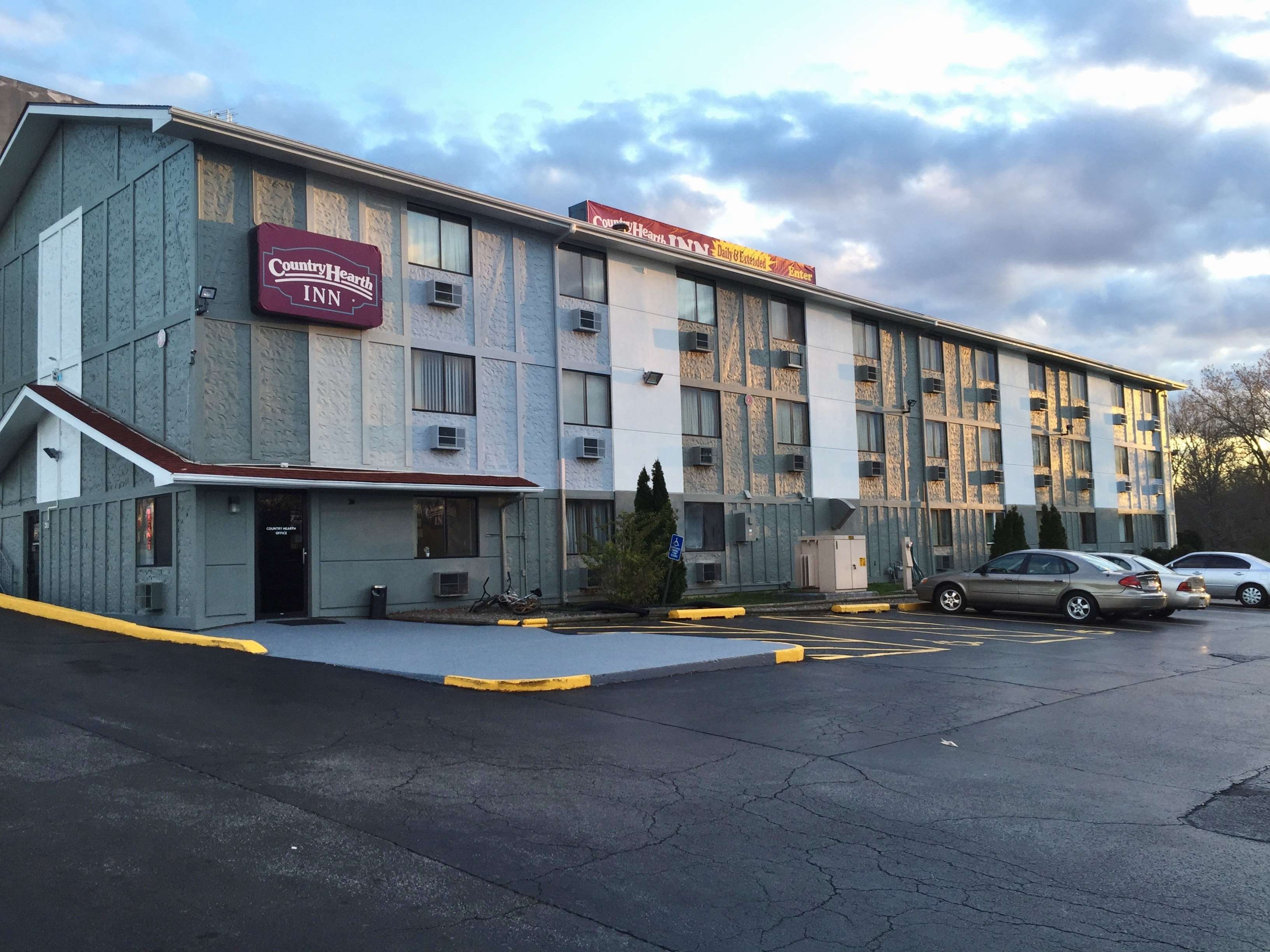 Country Hearth Inn Suites Decatur Red Lion Hotels